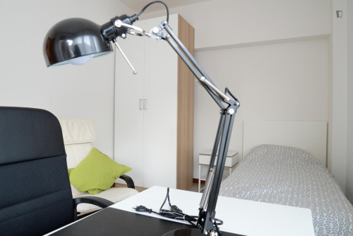 Neat single bedroom in Bicocca