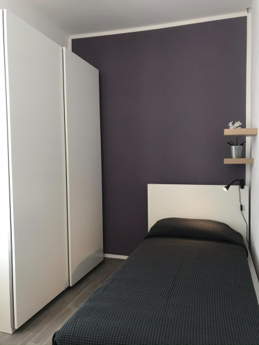 Comfy double bedroom near Parco Tolentino  - Gallery -  5