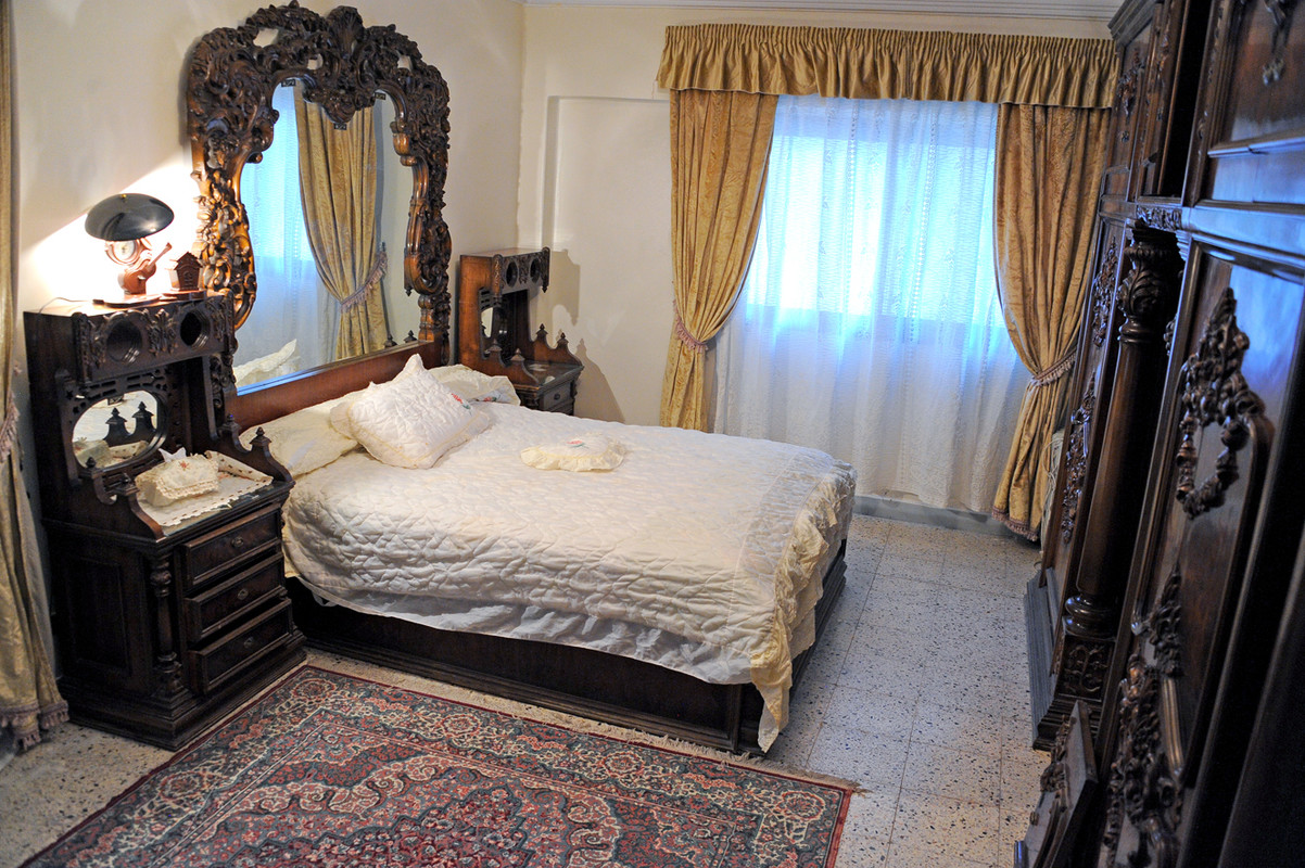 King Bedroom(Full Room) - meritamenguesthouse - Gallery - 1