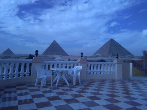 Royal pyramids Inn