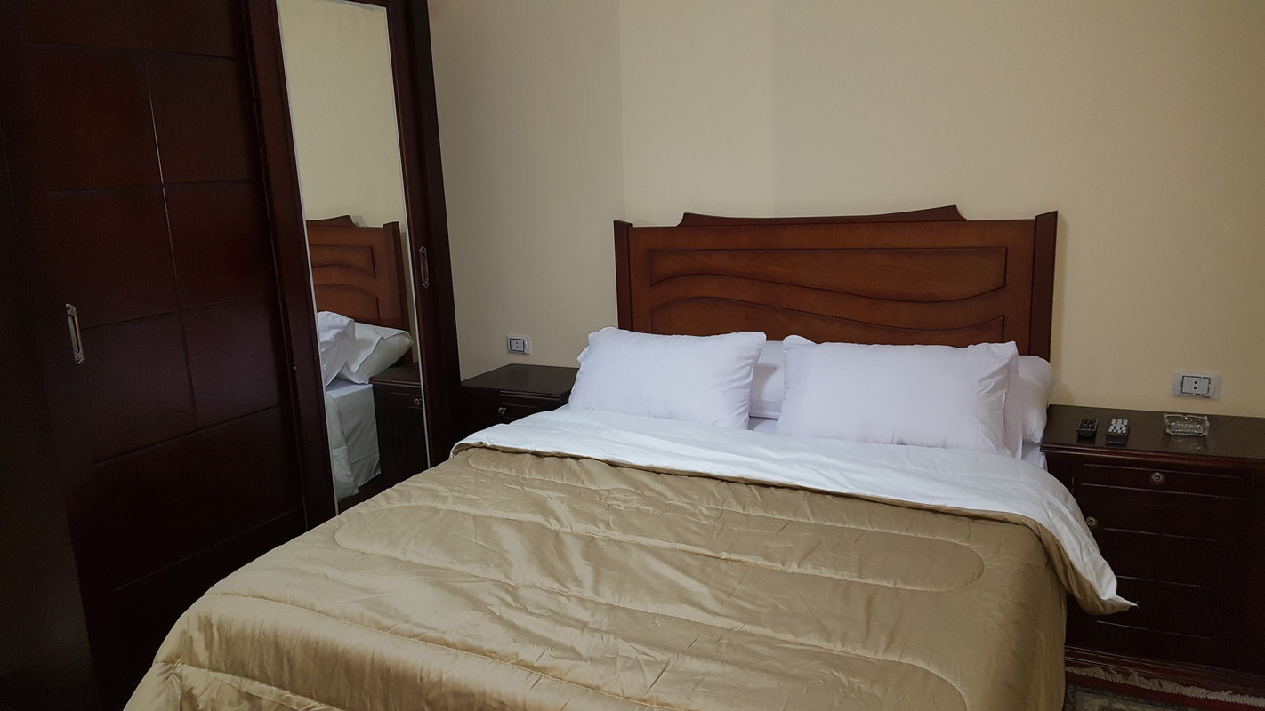 King Siza Bedroom With Balcony (Single Bed) - 1
