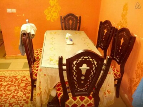 Cosy apartment just off Main Street