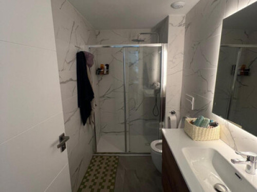 Habitación en piso nuevo con wifi