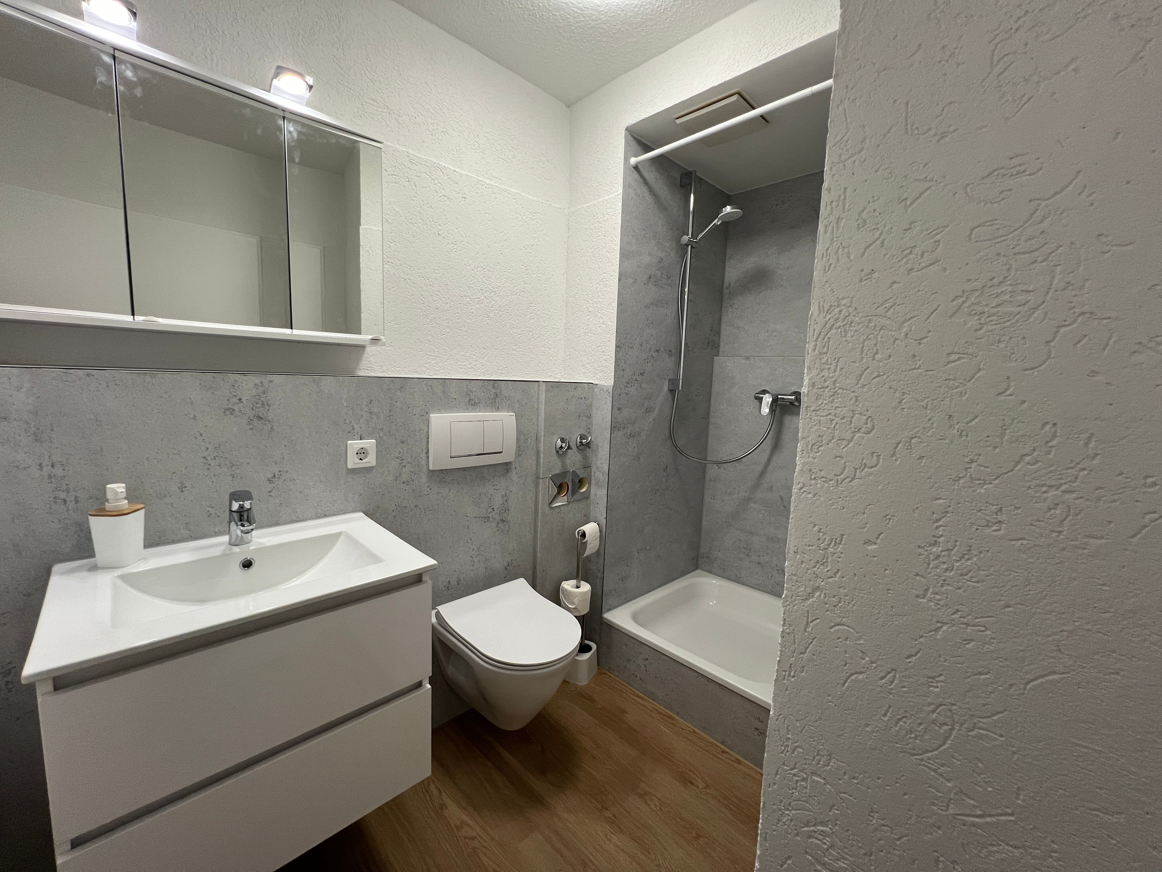  Furnished 3 Room Flat In Neubrunn, Suitable For Shared Flat  -  Furnished 3 room flat in Neubrunn, suitable for shared flat  - Gallery -  5