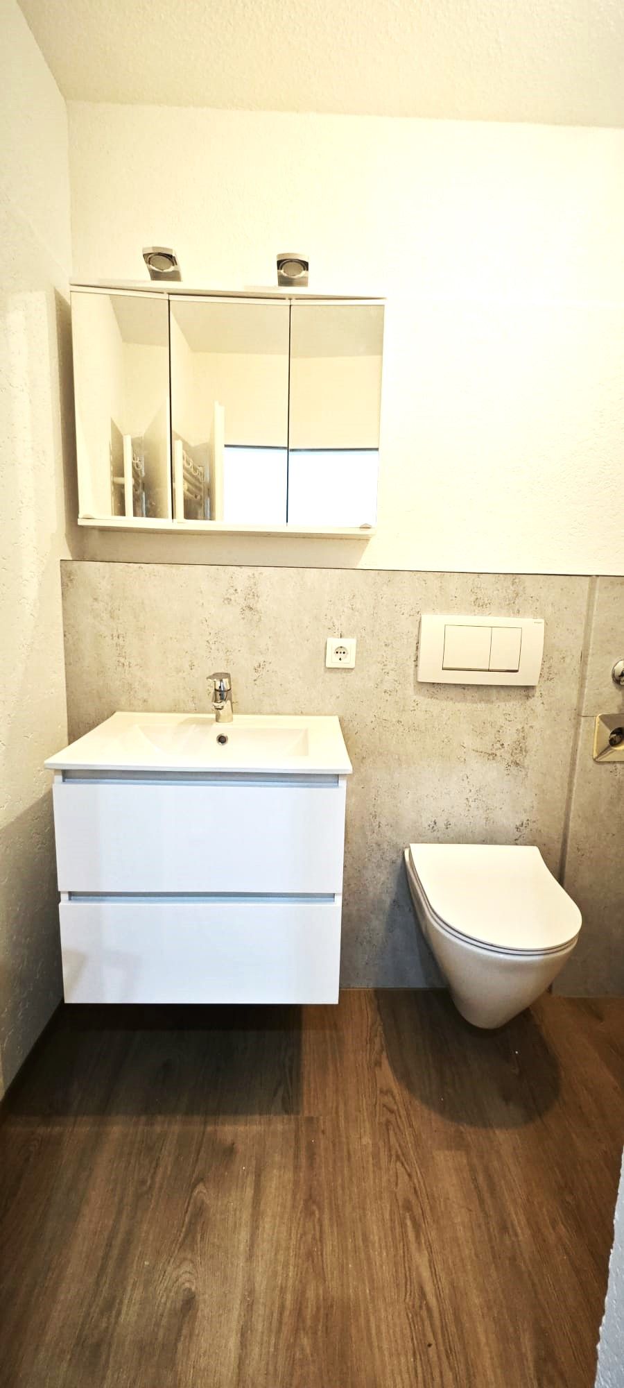  Furnished 3 Room Flat In Neubrunn, Suitable For Shared Flat  -  Furnished 3 room flat in Neubrunn, suitable for shared flat  - Gallery -  4