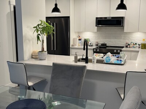 Clean and furnished room for rent 