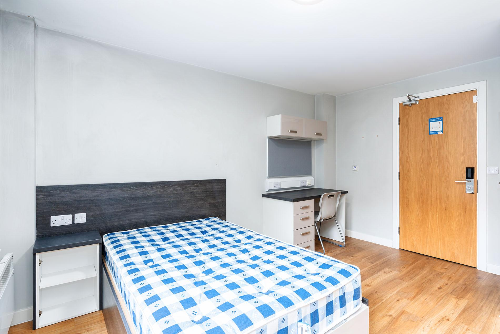 Premium Studio - Double - Sovereign House - Gallery - 6