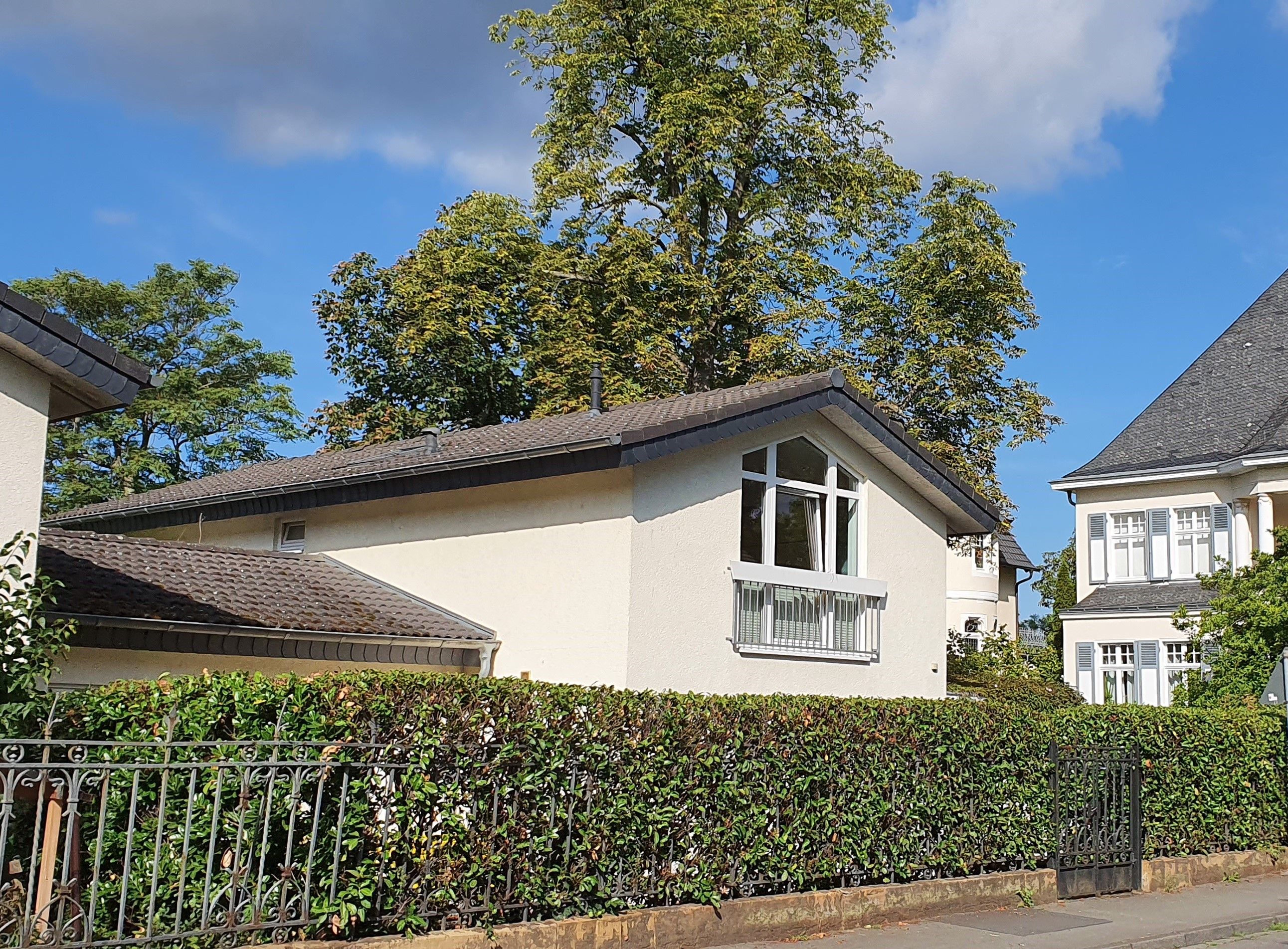 Apartment On The Rhine, 20 Minutes From Bonn/ 45 Minutes From Cologne. Furnished Perfect For People  - 2