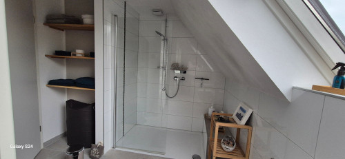 Lovely, bright apartment in nice area