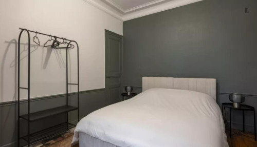 Delightful 2 Bedroom Apartment close to Gare Rome Metro