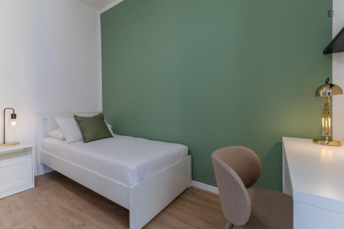 Modern Single Bedroom in a Shared Apartment in Florence