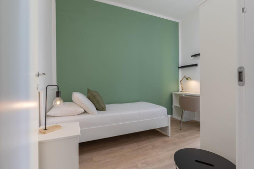 Modern Single Bedroom in a Shared Apartment in Florence