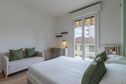 Bright Bedroom in Shared Apartment in Florence