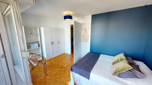 Charming double bedroom with a balcony, near École Normale Supérieure de Lyon