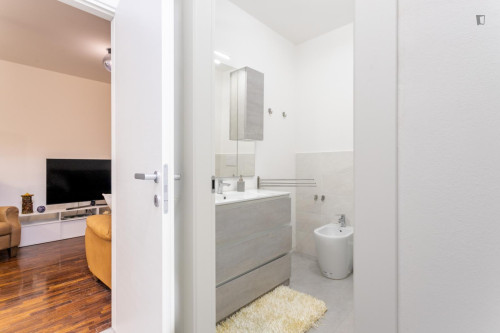 Welcoming 4-bedroom apartment near Parco La Spezia  - Gallery -  5