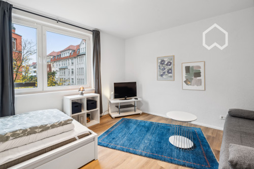 Quiet & centrally located – bright, modern apartment to feel at home