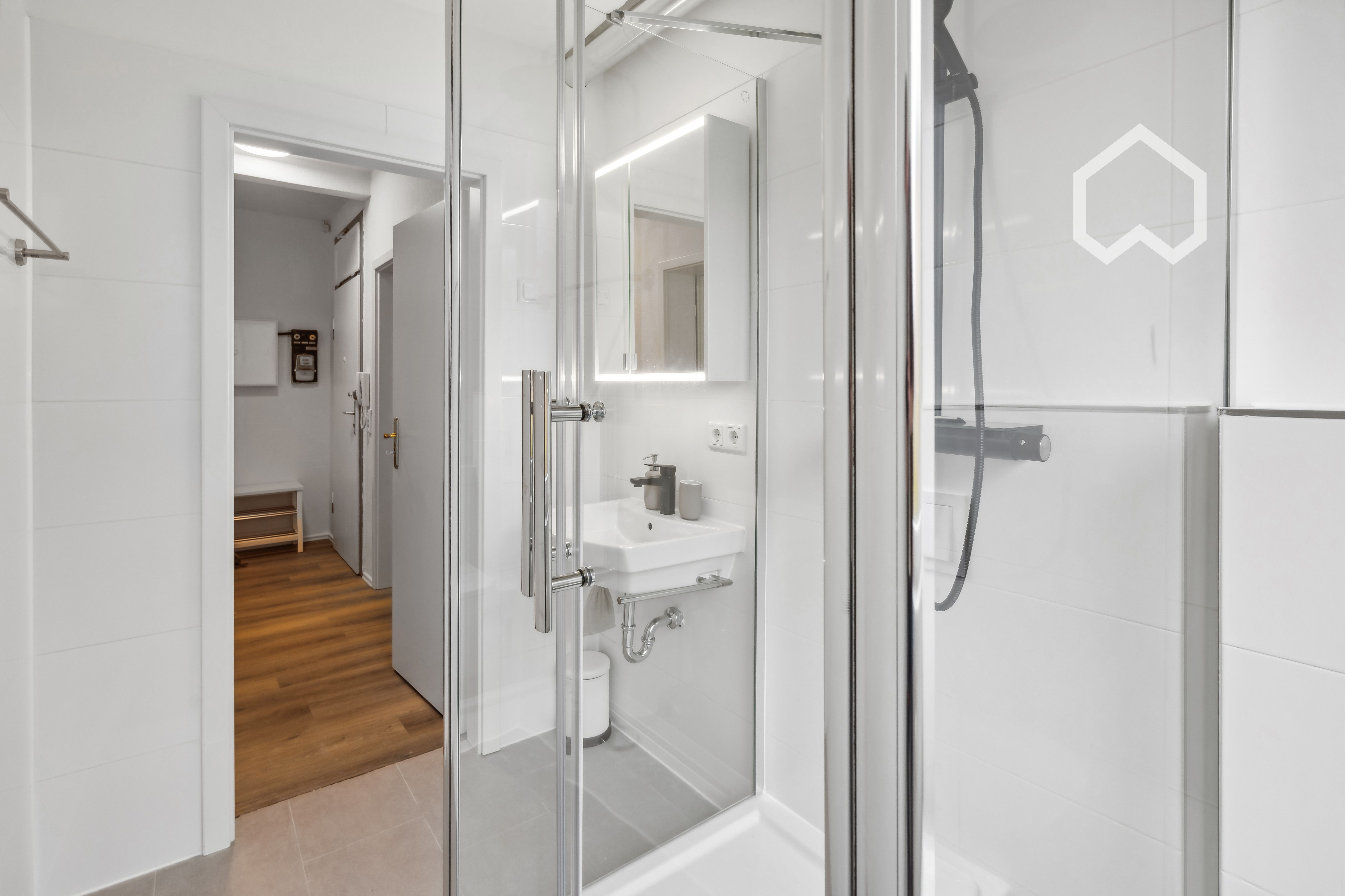  Quiet & Centrally Located – Bright, Modern Apartment To Feel At Home  -  Quiet & centrally located – bright, modern apartment to feel at home  - Gallery -  8