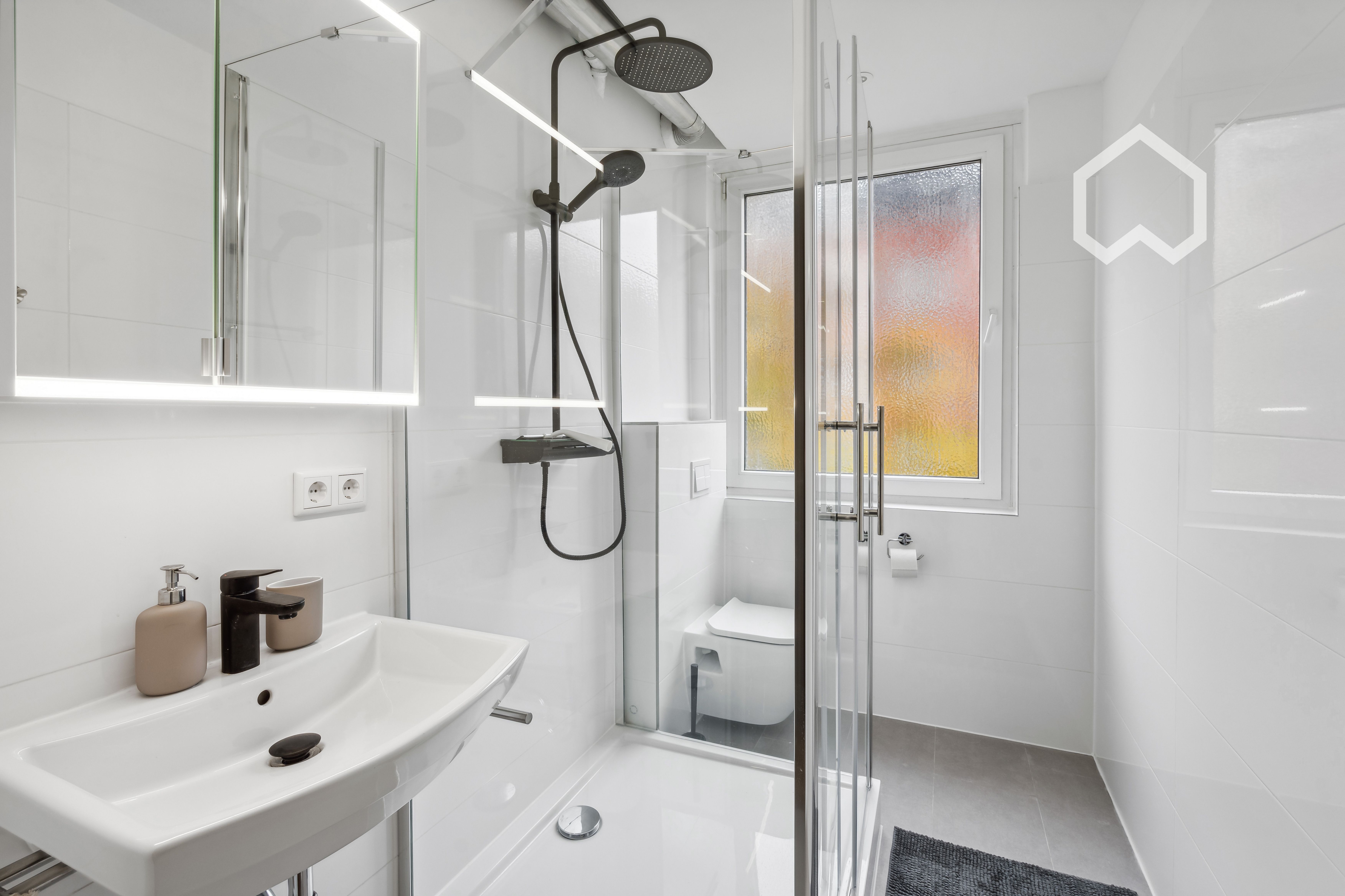  Quiet & Centrally Located – Bright, Modern Apartment To Feel At Home  -  Quiet & centrally located – bright, modern apartment to feel at home  - Gallery -  9