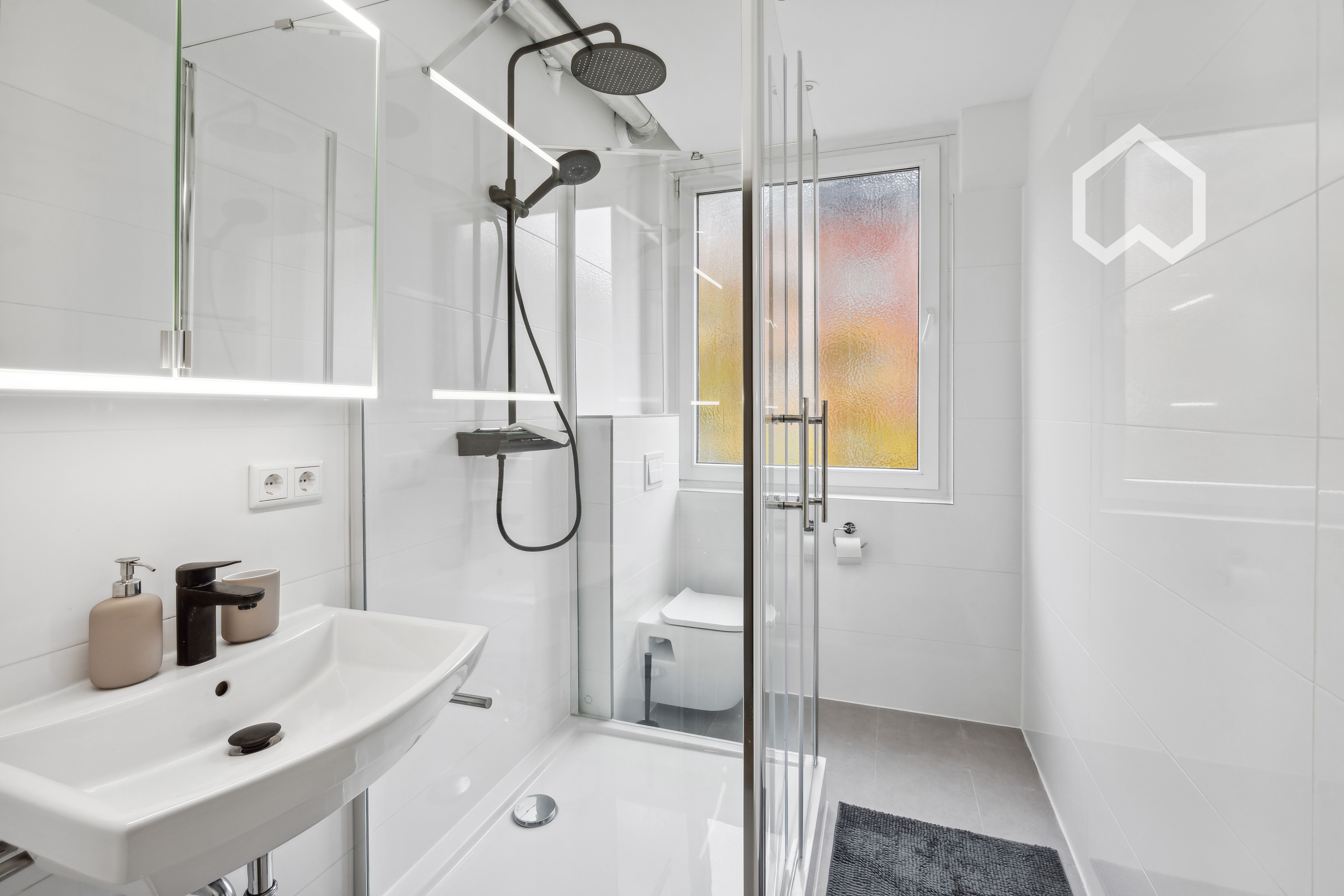  Quiet & Centrally Located – Bright, Modern Apartment To Feel At Home  -  Quiet & centrally located – bright, modern apartment to feel at home  - Gallery -  7