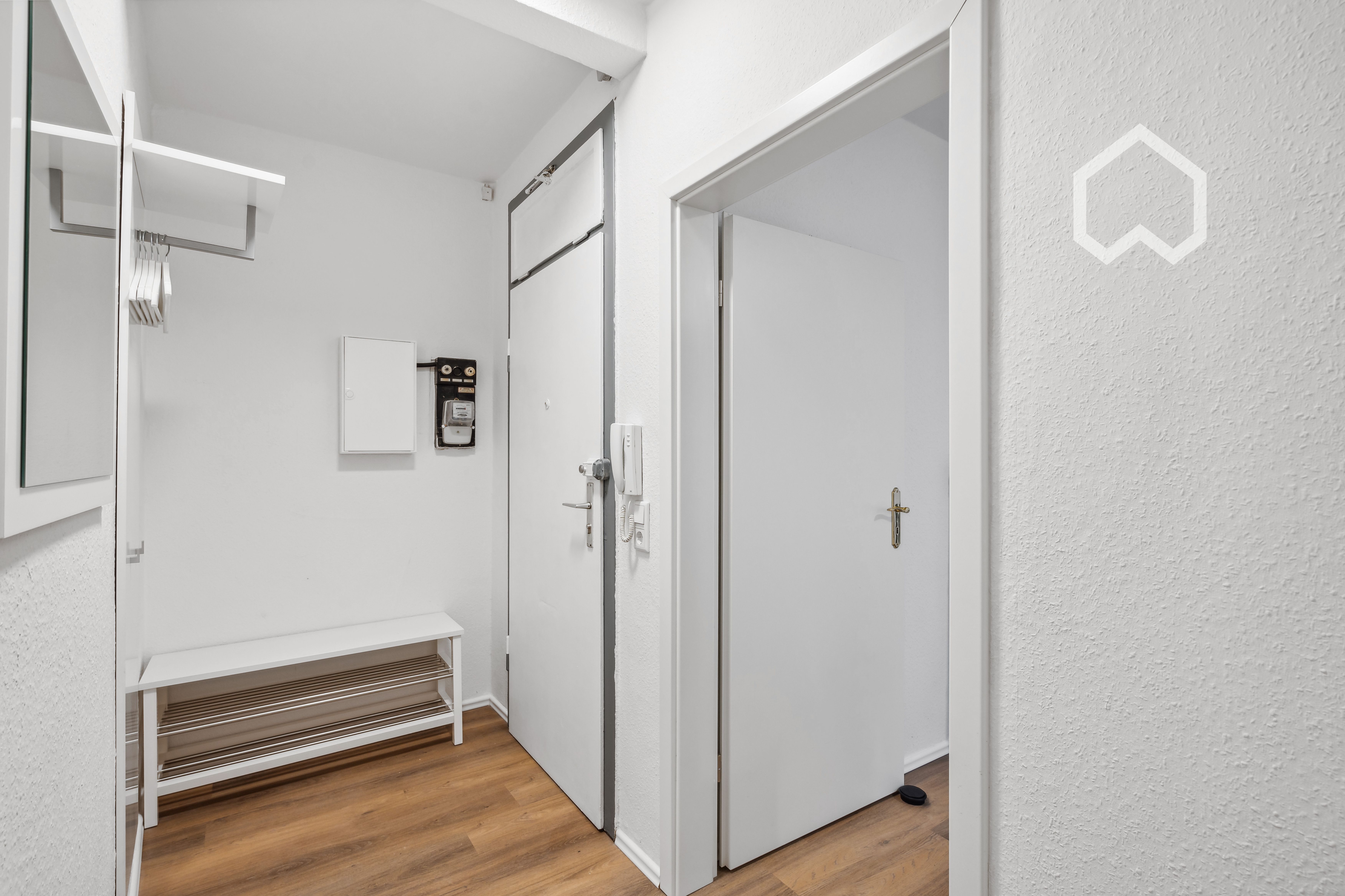  Quiet & Centrally Located – Bright, Modern Apartment To Feel At Home  -  Quiet & centrally located – bright, modern apartment to feel at home  - Gallery -  13