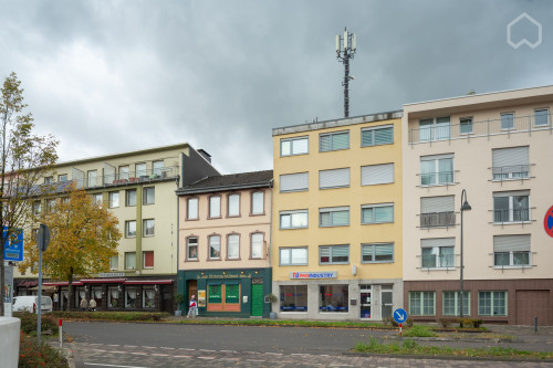 Bright, modern Apartment in the city centre of Leverkusen (close to main station, car park optional)