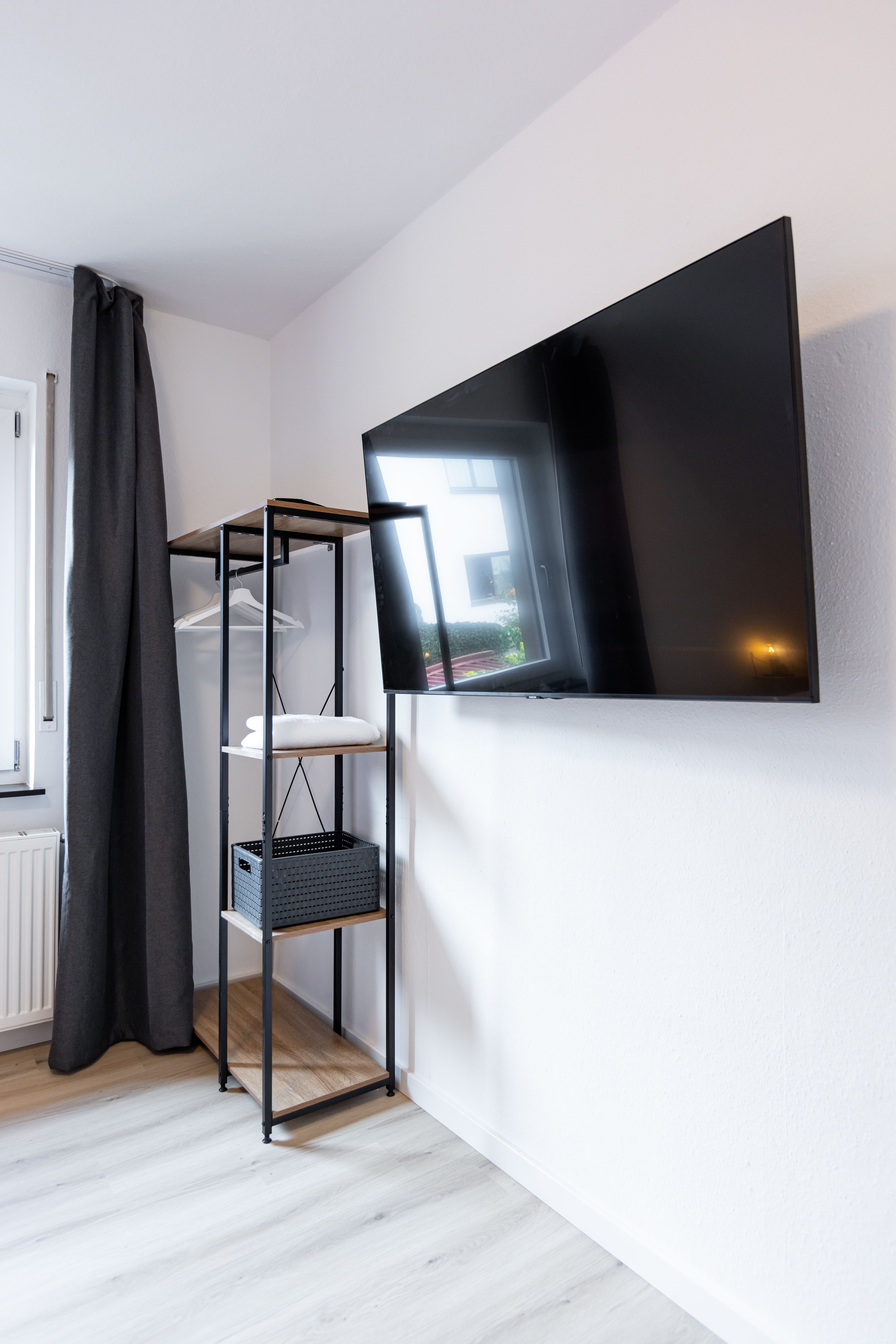 Fashionable & Gorgeous Suite (Zell A. Main) - 8