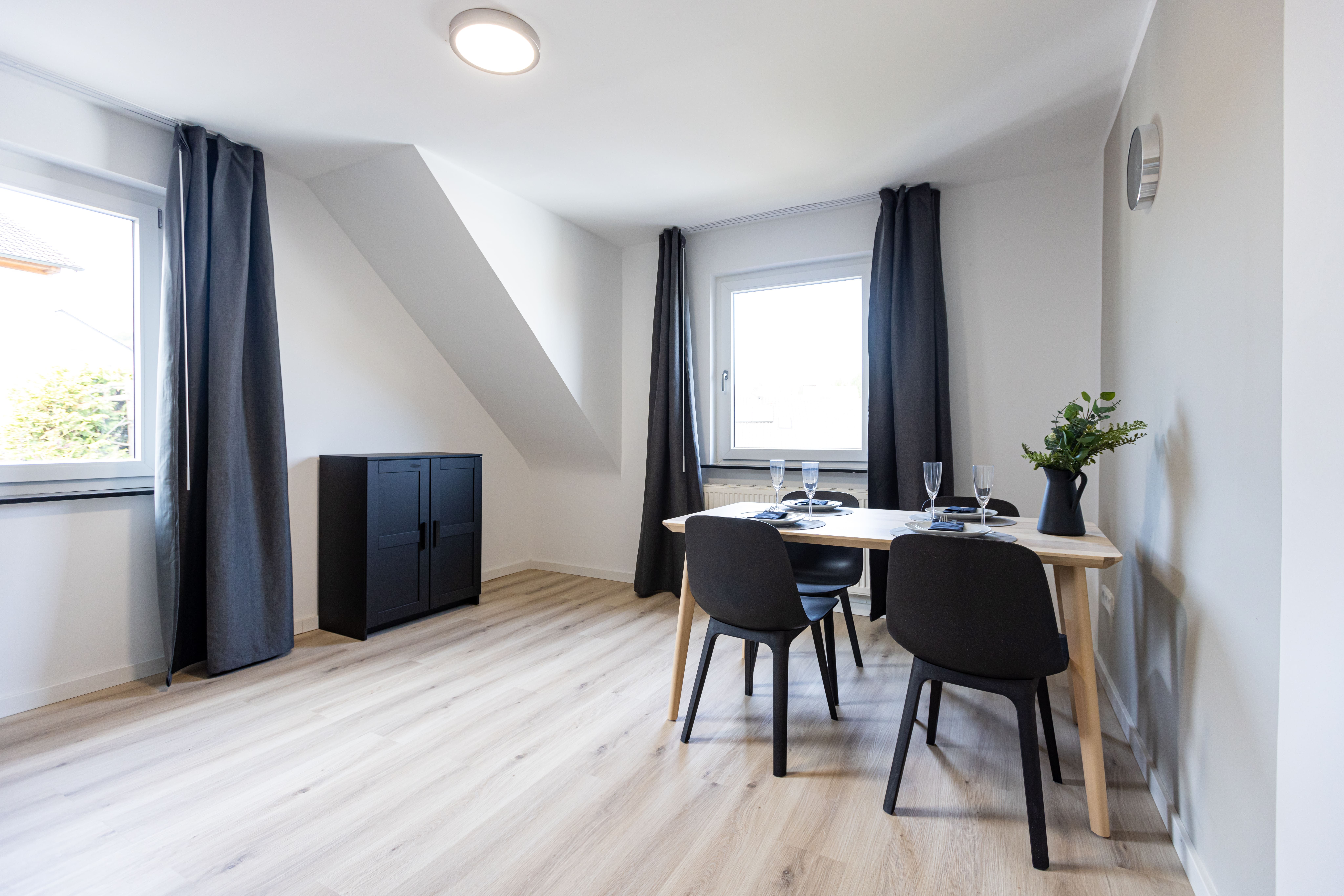 Fashionable & Gorgeous Suite (Zell A. Main) - 23
