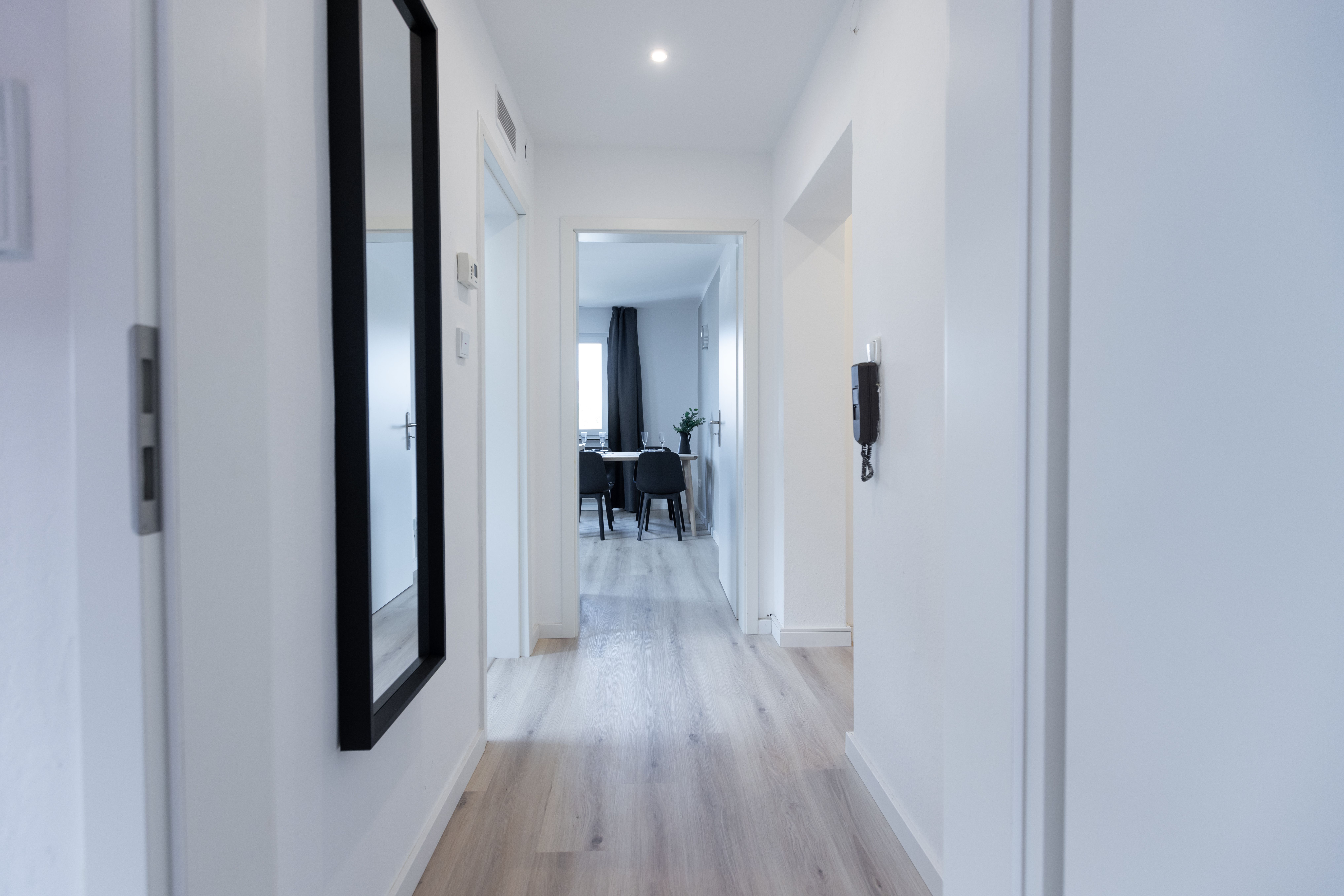 Fashionable & Gorgeous Suite (Zell A. Main) - 5