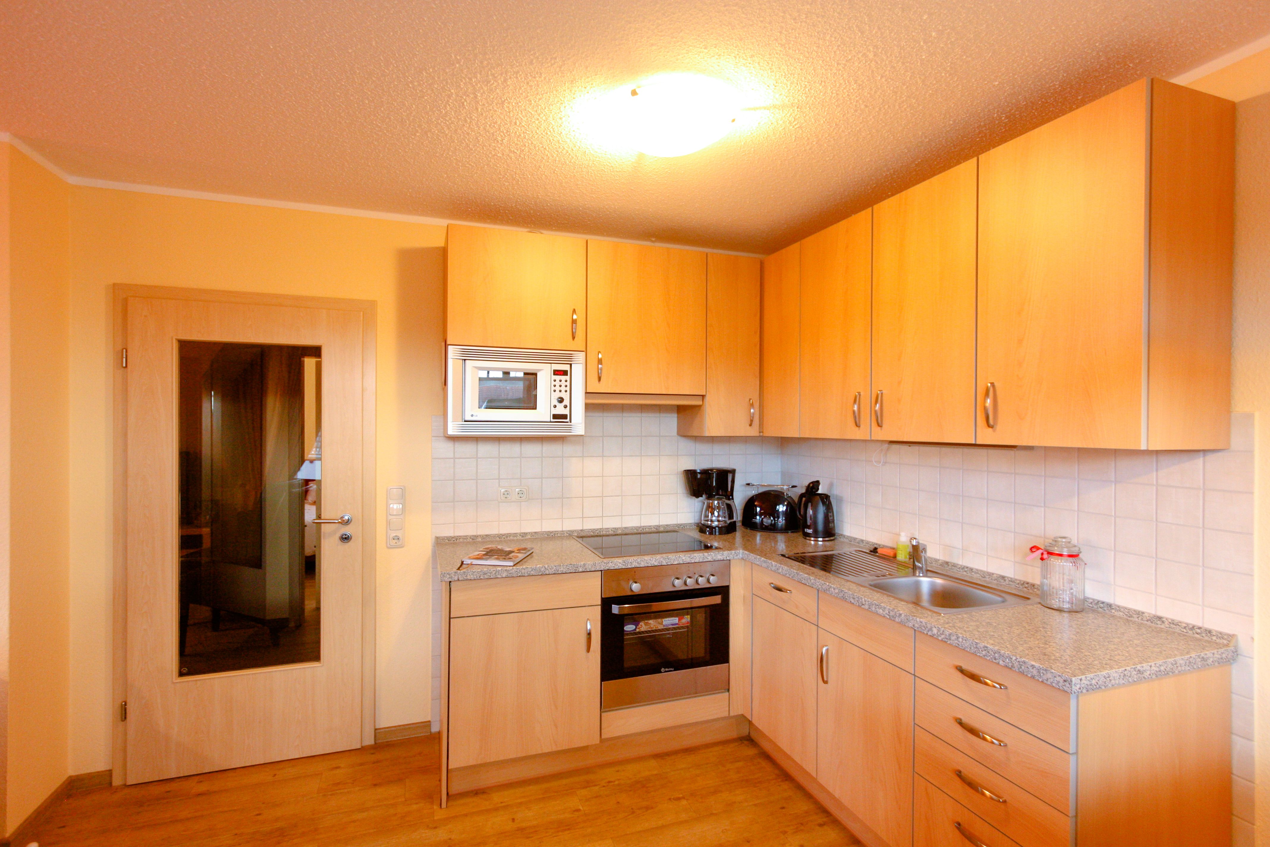 Sunny Balcony, Beach Chair, And Great Location! NEW: Fast Charging Station Right At Your Doorstep! - Sunny balcony, beach chair, and great location! NEW: Fast charging station right at your doorstep! - Gallery - 1