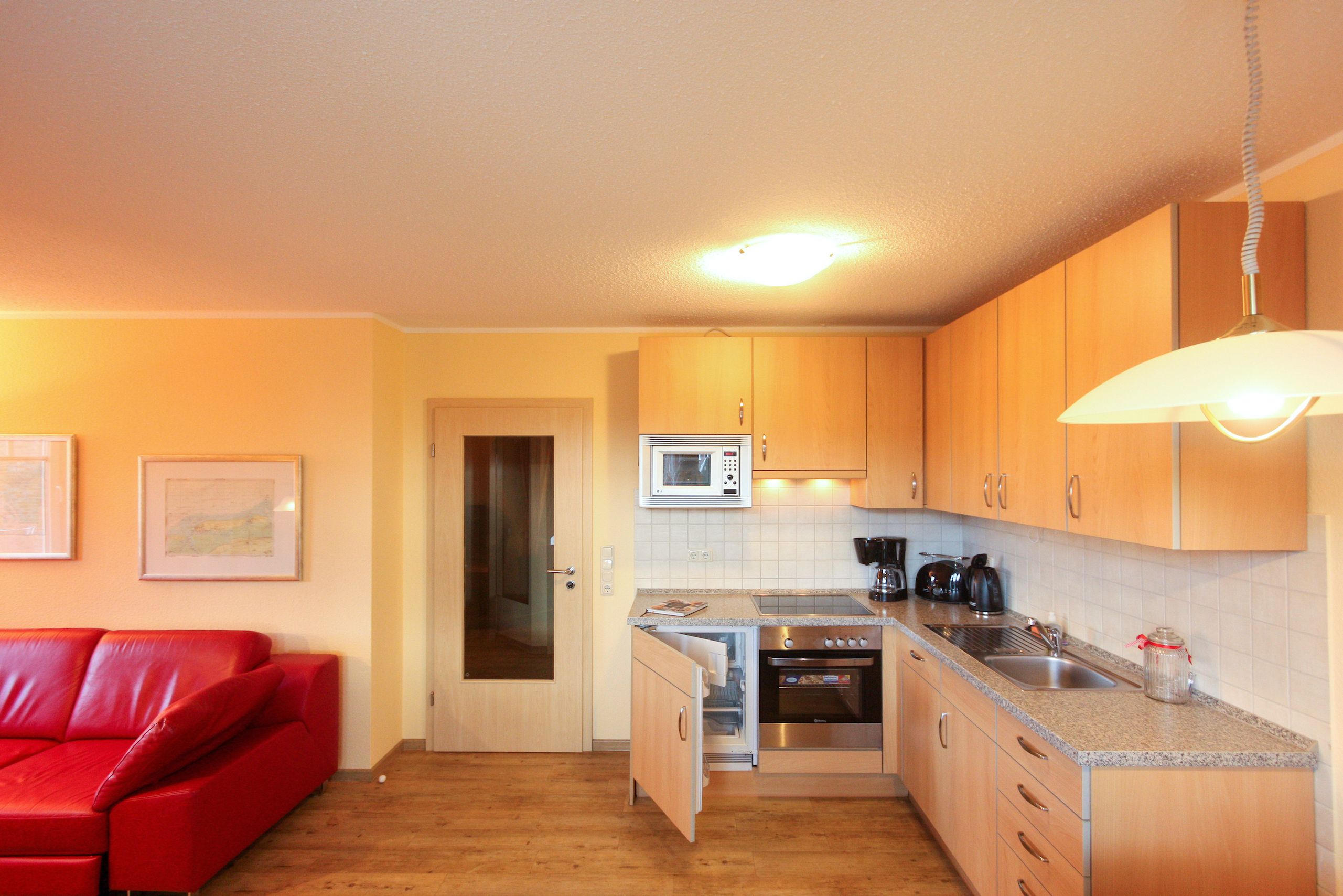 Sunny Balcony, Beach Chair, And Great Location! NEW: Fast Charging Station Right At Your Doorstep! - Sunny balcony, beach chair, and great location! NEW: Fast charging station right at your doorstep! - Gallery - 11