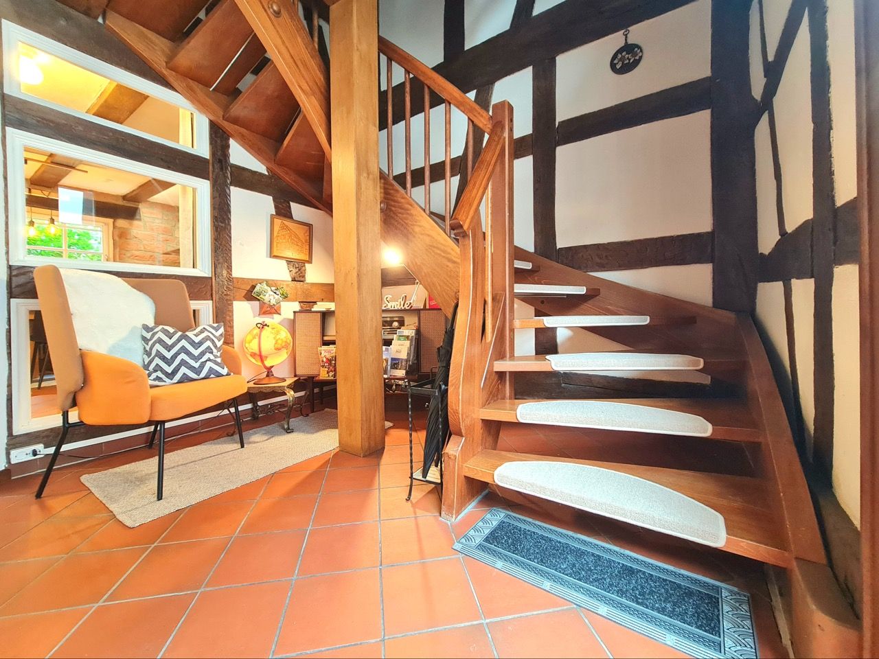 AVAHOME: Loft Style Apartment For 4 In Kandel / Near Karlsruhe, WiFi, Netflix, Kitchen, Washer-Dryer - 2