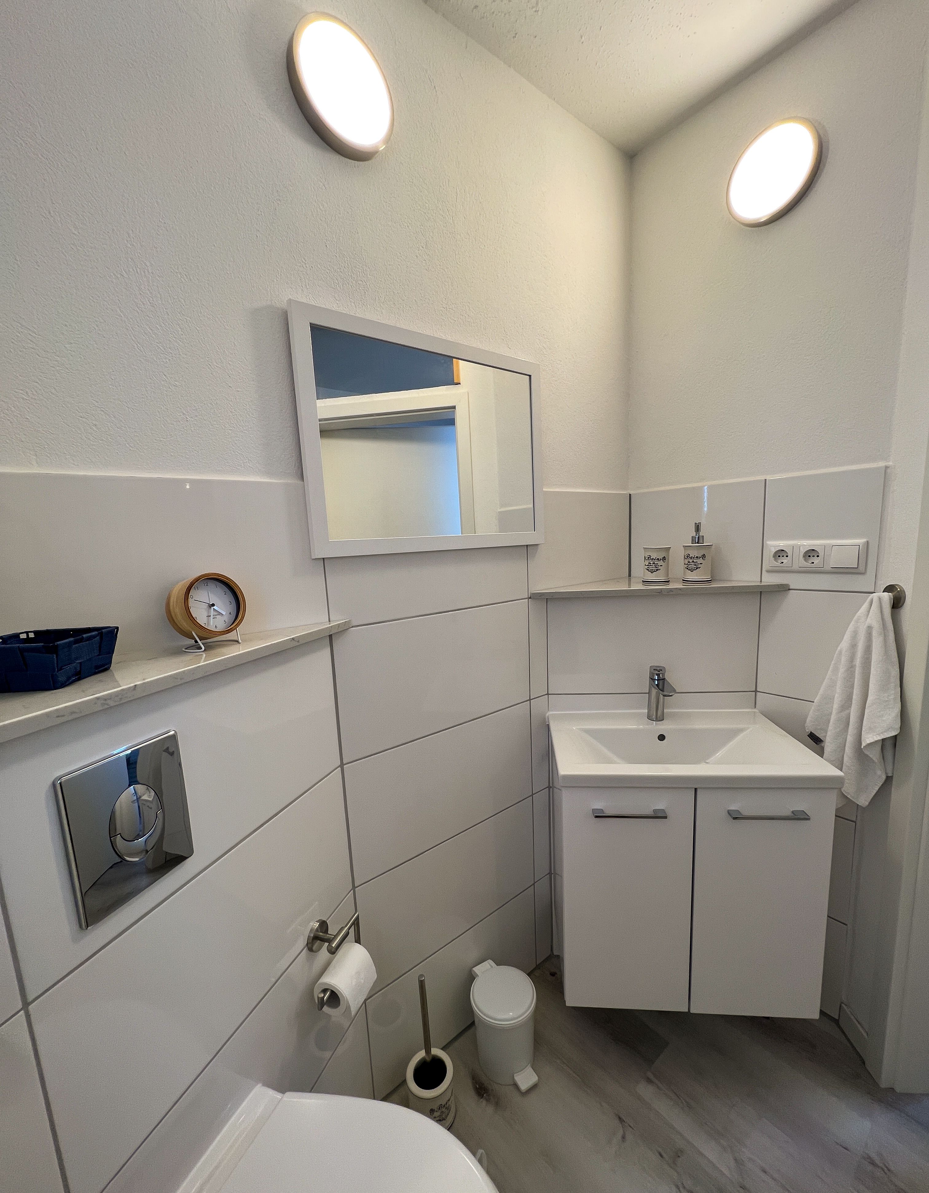 Home Inn Apartments - 4