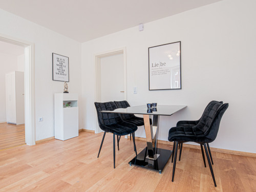 Top 105 sqm apartment | Netflix | central | 4 rooms