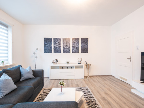 Top 107 sqm apartment | Netflix | central | 5 rooms