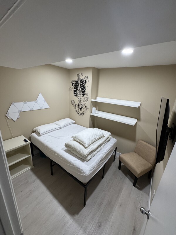 Small Bedroom (Full Room) - 1