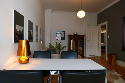 Stylishly Renovated 90 sqm Design Apartment in a Classic Historic Building - Gallery - 5