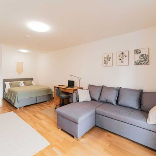 Modern, newly renovated 1 room apartment on the edge of the forest with parking space and WiFi