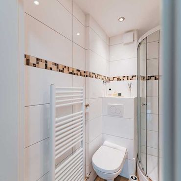  One Room Apt  -  Modern, newly renovated 1 room apartment on the edge of the forest with parking space and WiFi  - Gallery -  1