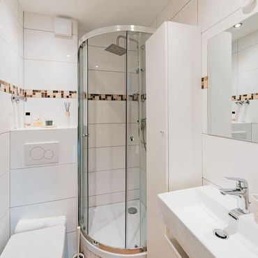 One Room Apt  -  Modern, newly renovated 1 room apartment on the edge of the forest with parking space and WiFi  - Gallery -  3