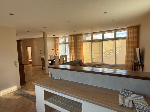 Spacious, neat loft with nice city view