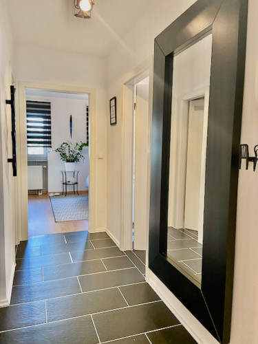 Fully Furnished: Large 2-room apartment, sunny terrace, near the main train station, underground parking space, Wi-Fi - Gallery - 19