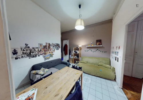 Cosy double bedroom near Ampère - Victor Hugo metro station