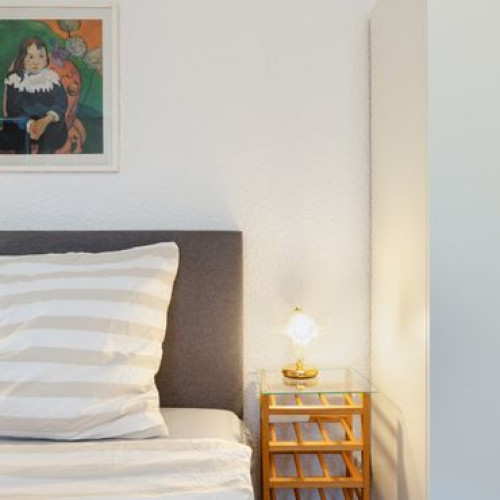 ☆ Unique in great old town by Rabe ✔Netflix ✔Coffee-Bar (15 min KA City | 10 min KIT North | 8 min Daimler)
