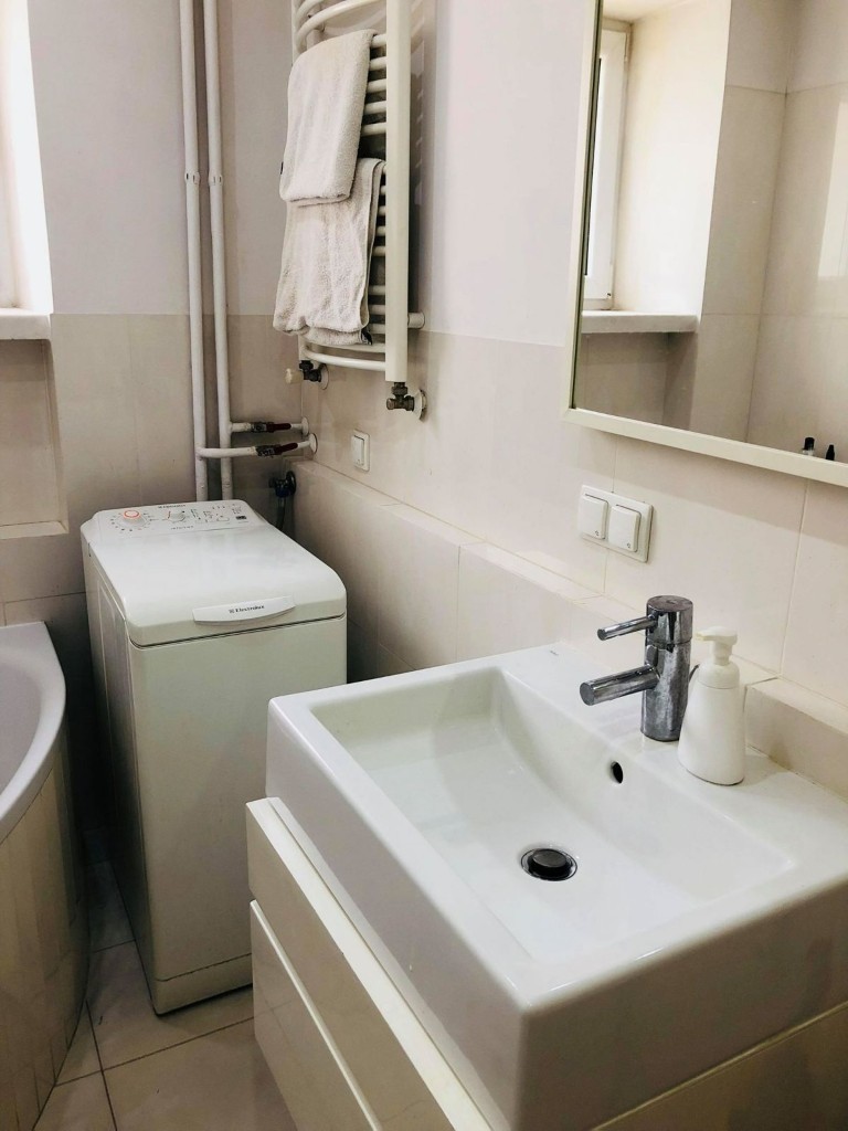 1-Room Apartment On Krajewskiego Street - 6