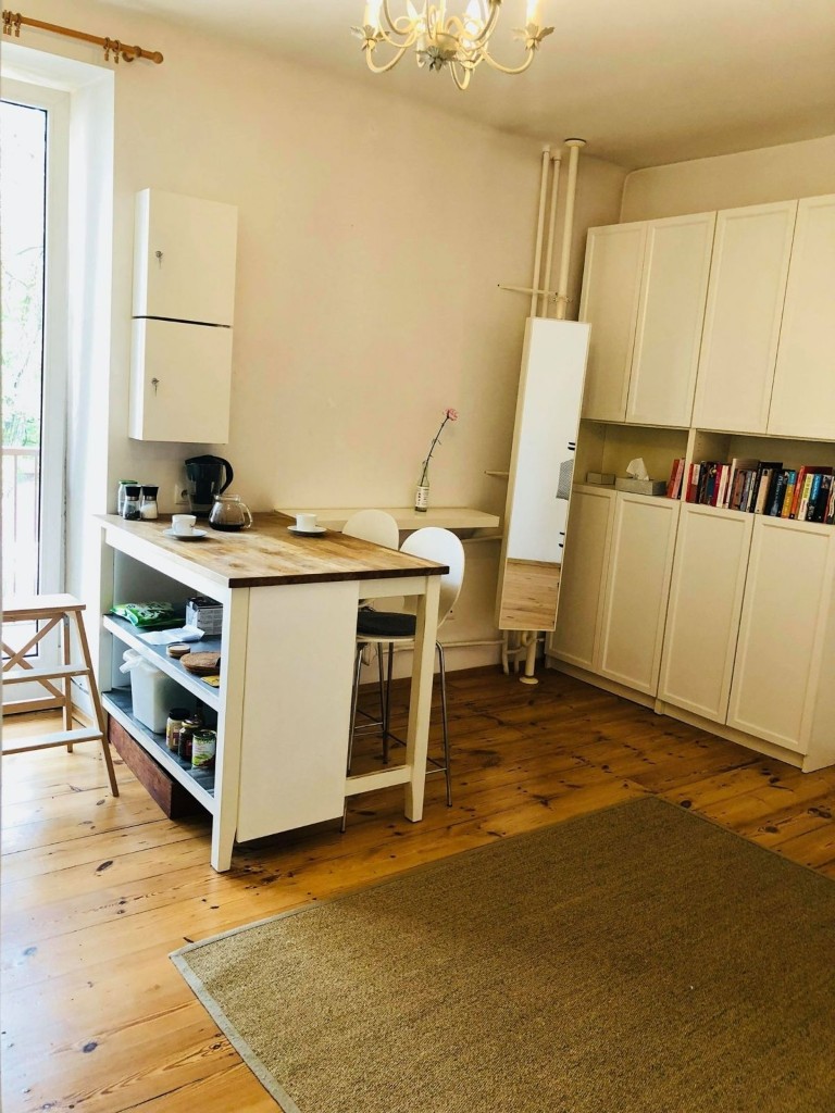 1-Room Apartment On Krajewskiego Street - 3