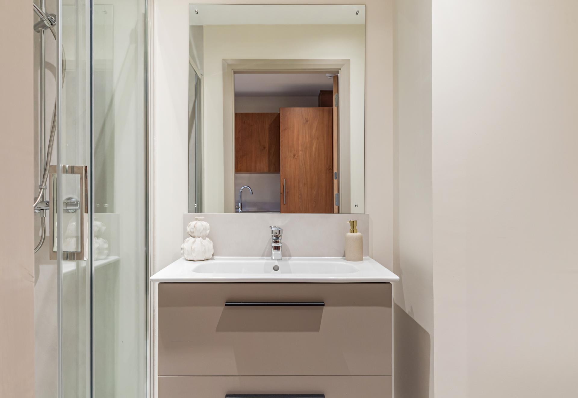  Classic Plus Studio  -  Ryan Hall  - Gallery -  5