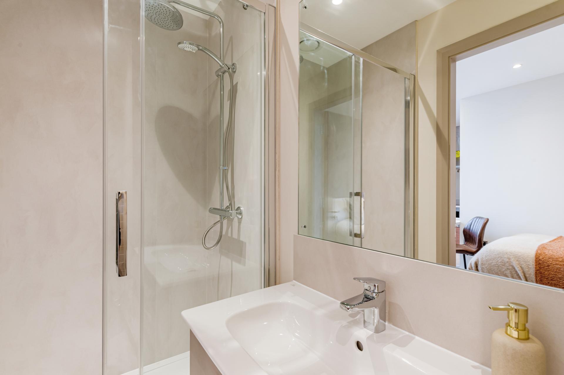  Accessible Studio  -  Ryan Hall  - Gallery -  3