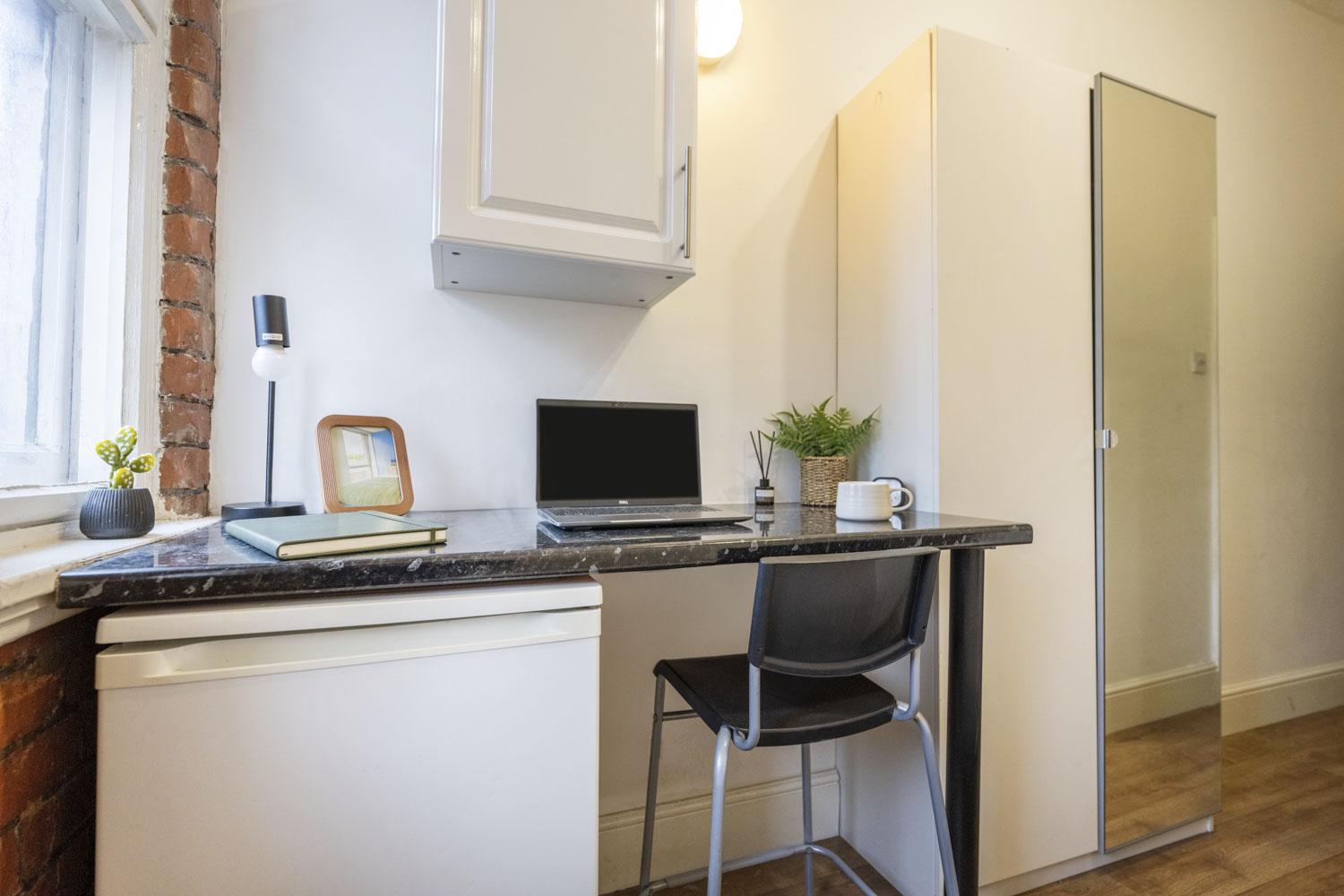  Classic En-Suite  -  Ashton House  - Gallery -  4