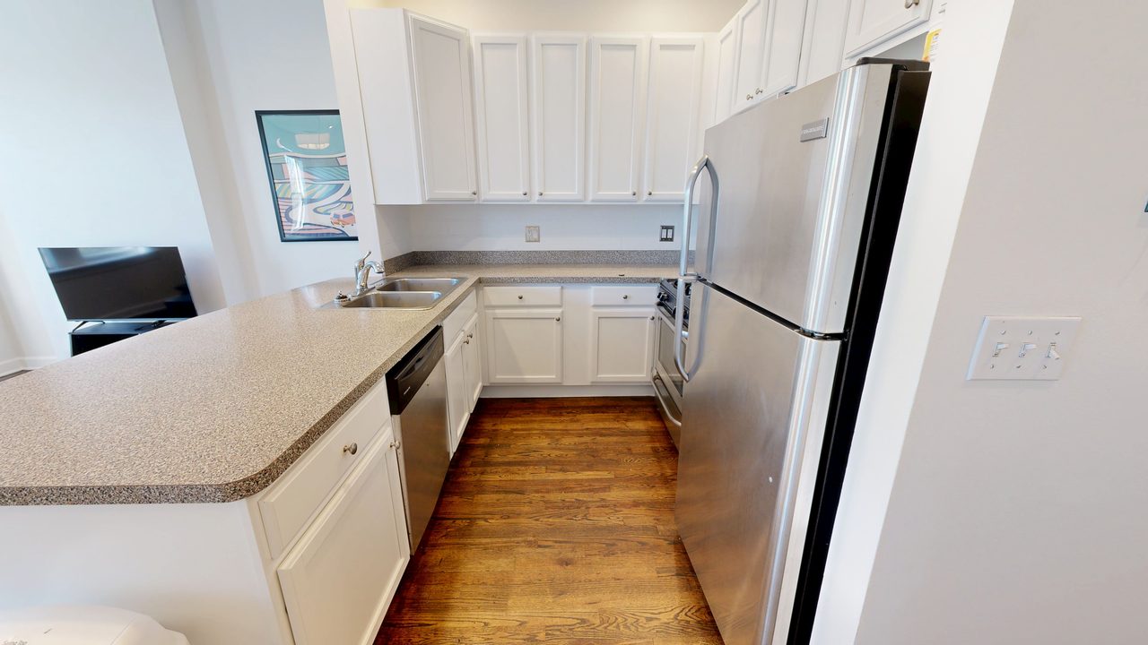  #1897: Near West Side - Queen Bedroom B  -  #1897: Near West Side  - Gallery -  6