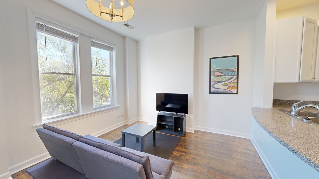  #1897: Near West Side - Queen Bedroom C W/ Private Bathroom  -  #1897: Near West Side  - Gallery -  15